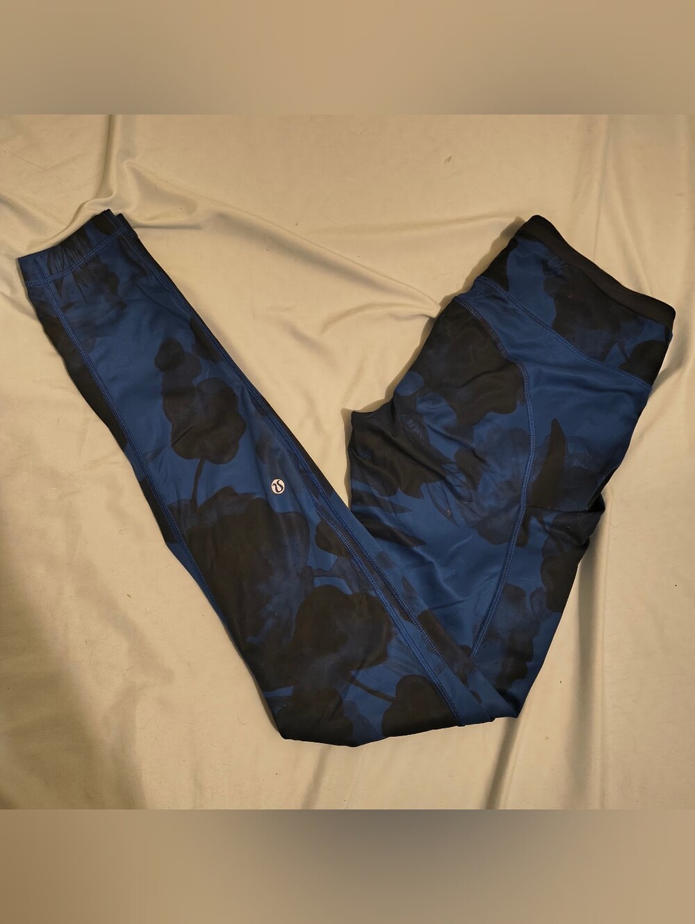 Lululemon Blue And Black Floral Leggings